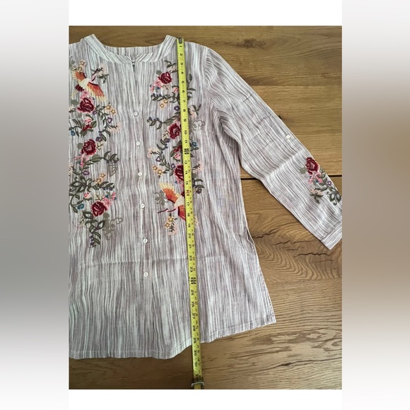 Paparazzi Small embroidered Floral Tunic Button Down Top Striped NWOT - Picture 5 of 10
